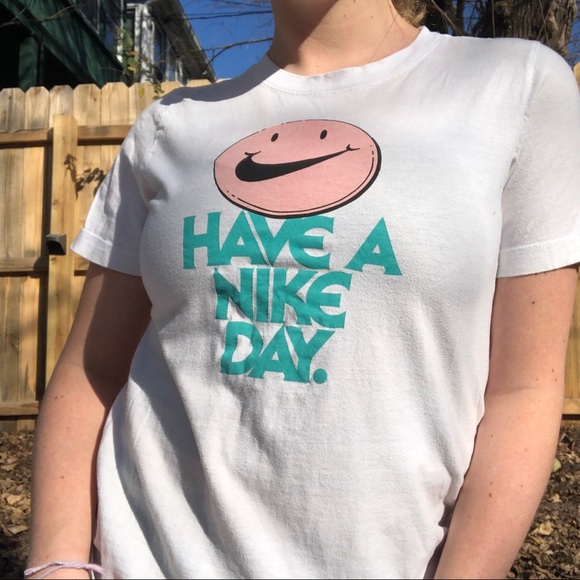 Nike Tops - Nike Graphic Tee